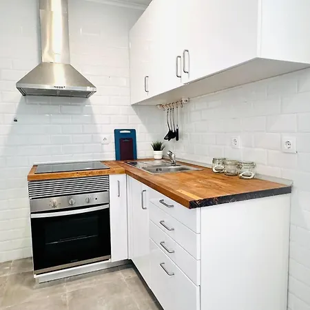 Orange House - Modern Two-bedroom Rc D