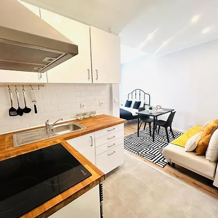 Orange House - Modern Two-bedroom Rc D *