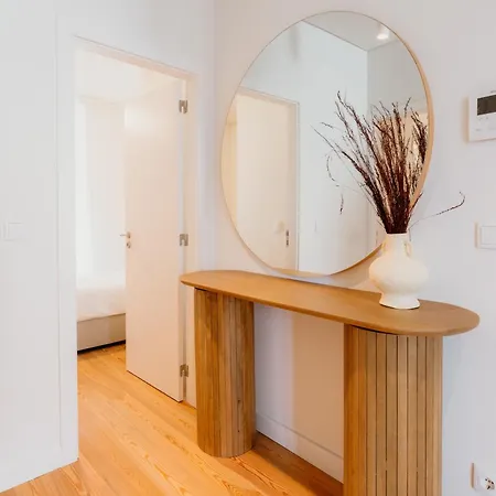 Orange House - Modern Two-bedroom Rc D Apartment Lisbon
